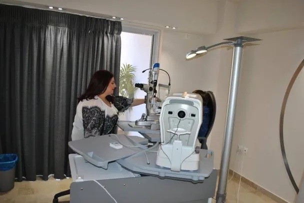 ΓΕΩΡΓΙΑ ΒΡΟΥΒΑ - ΟΦΘΑΛΜΟΛΟΓΙΚΟ ΚΕΝΤΡΟ - Εικόνα 1