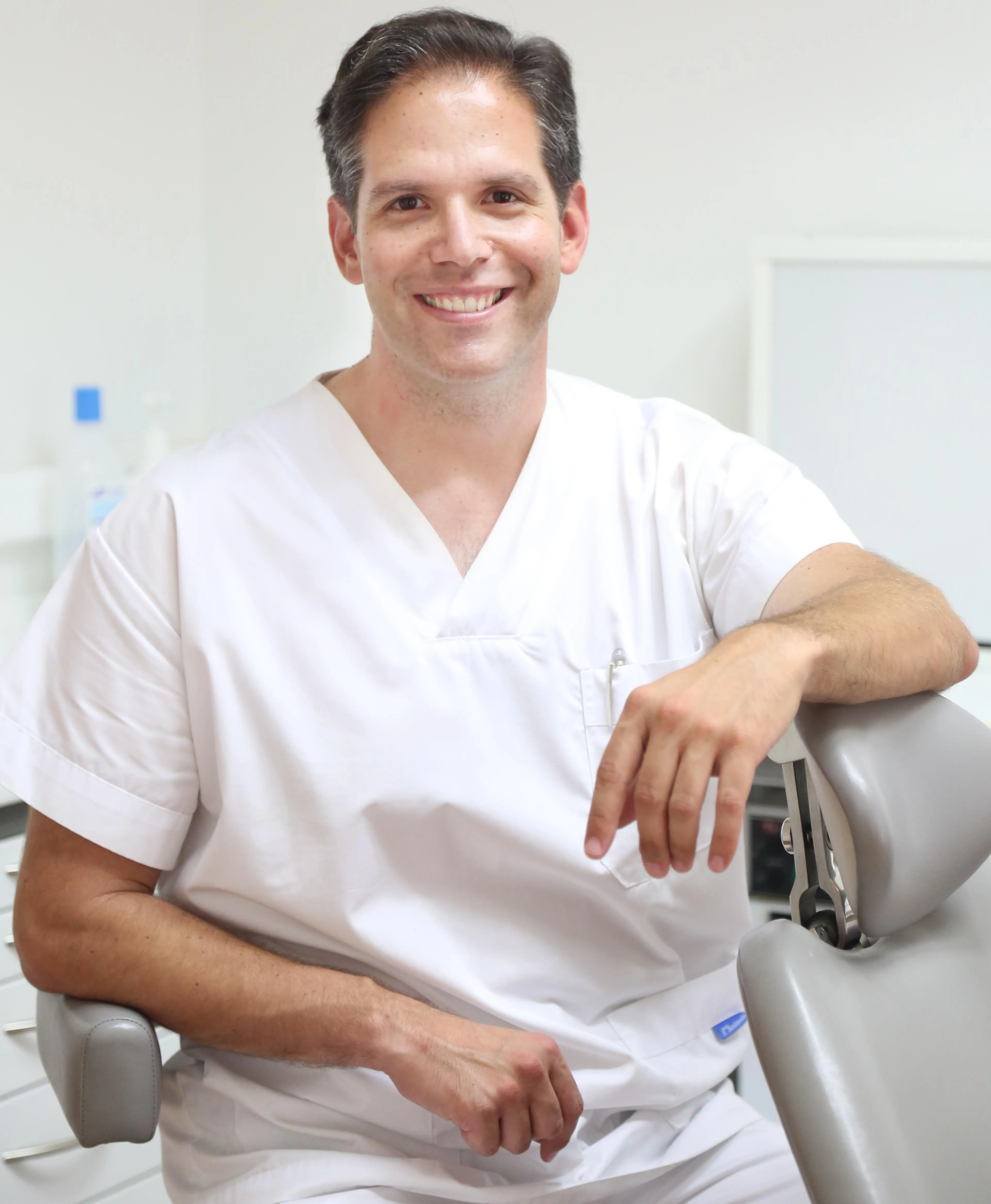Dr ΤΑΜΠΟΥΡΗΣ ΑΘΑΝΑΣΙΟΣ-DDS-MD-OMFS-PhD - Εικόνα 2