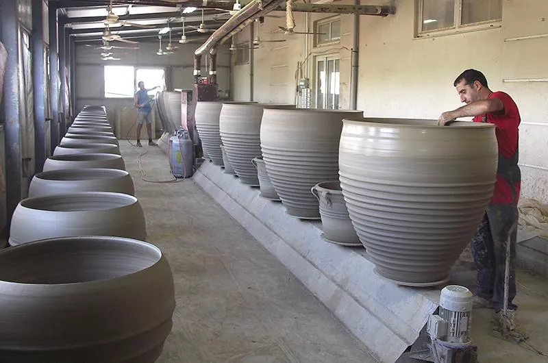 ΚΩΝΣΤΑΝΤΙΝΟΣ ΧΟΥΛΑΚΗΣ - MINOAN POTTERY - Εικόνα 3