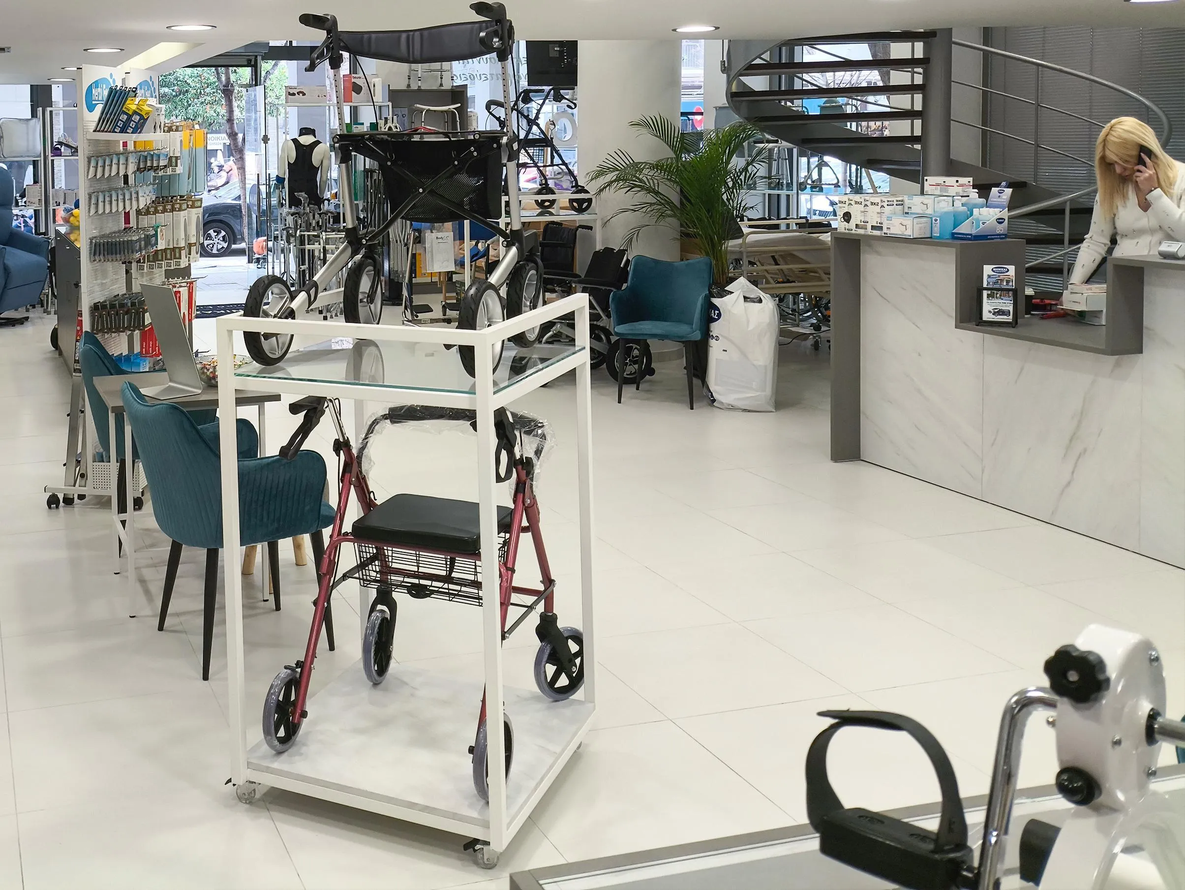 ΜΑΝΙΚΑΣ ΙΑΤΡΙΚΑ ΕΙΔΗ - Εικόνα 4