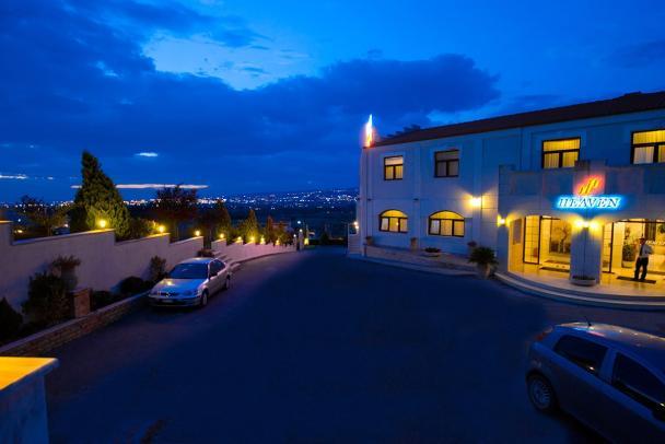 ΚΑΡΑΒΑΣΙΛΗΣ ΔΗΜΗΤΡΙΟΣ - HEAVEN HOTEL - Εικόνα 4
