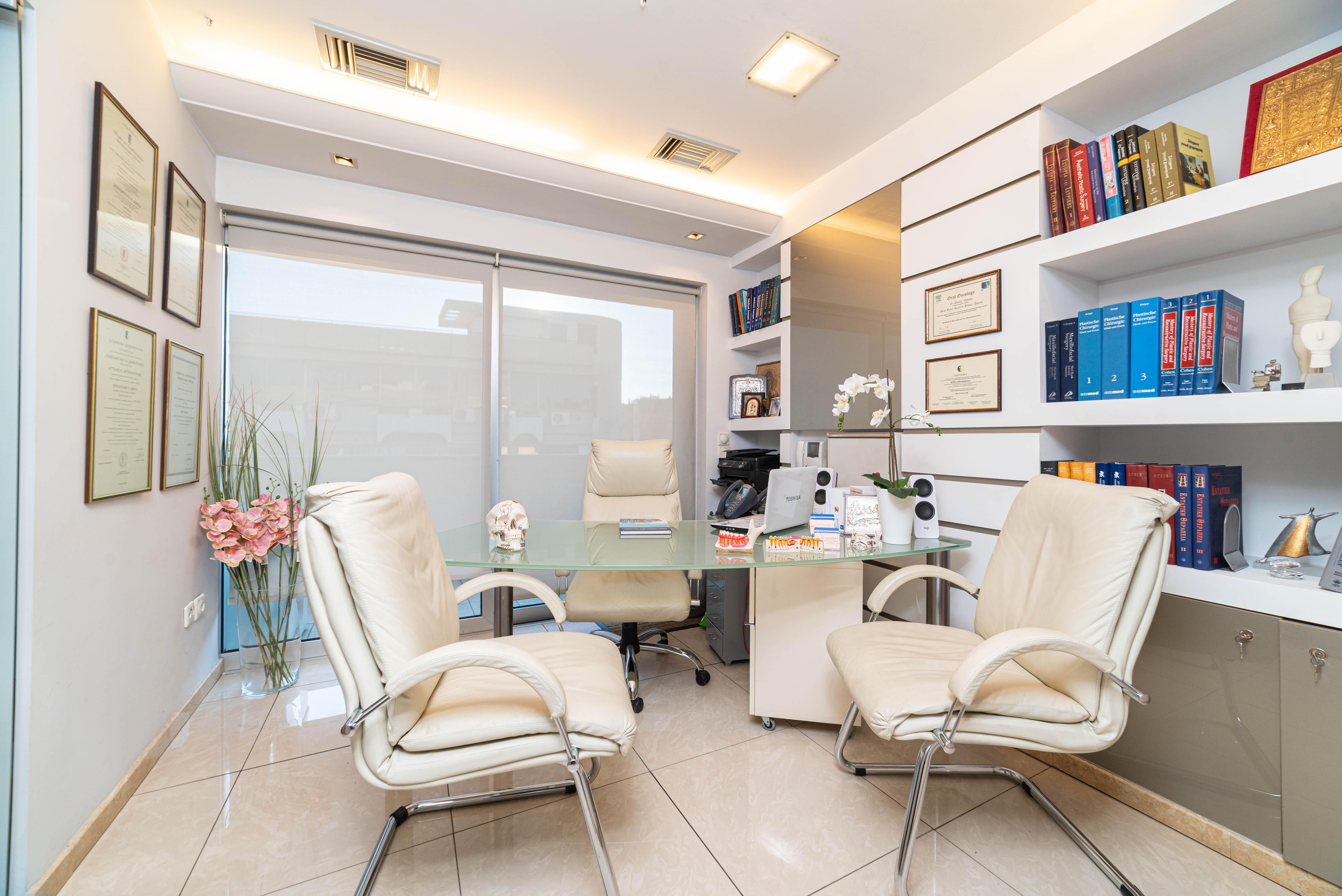 Dr. Dr. ΣΠΥΡΙΔΟΥΛΑ ΔΕΡΚΑ MD, DDS ΣΤΟΜΑΤΙΚΟΣ & ΓΝΑΘΟΠΡΟΣΩΠΙΚΟΣ ΧΕΙΡΟΥΡΓΟΣ - Εικόνα 14