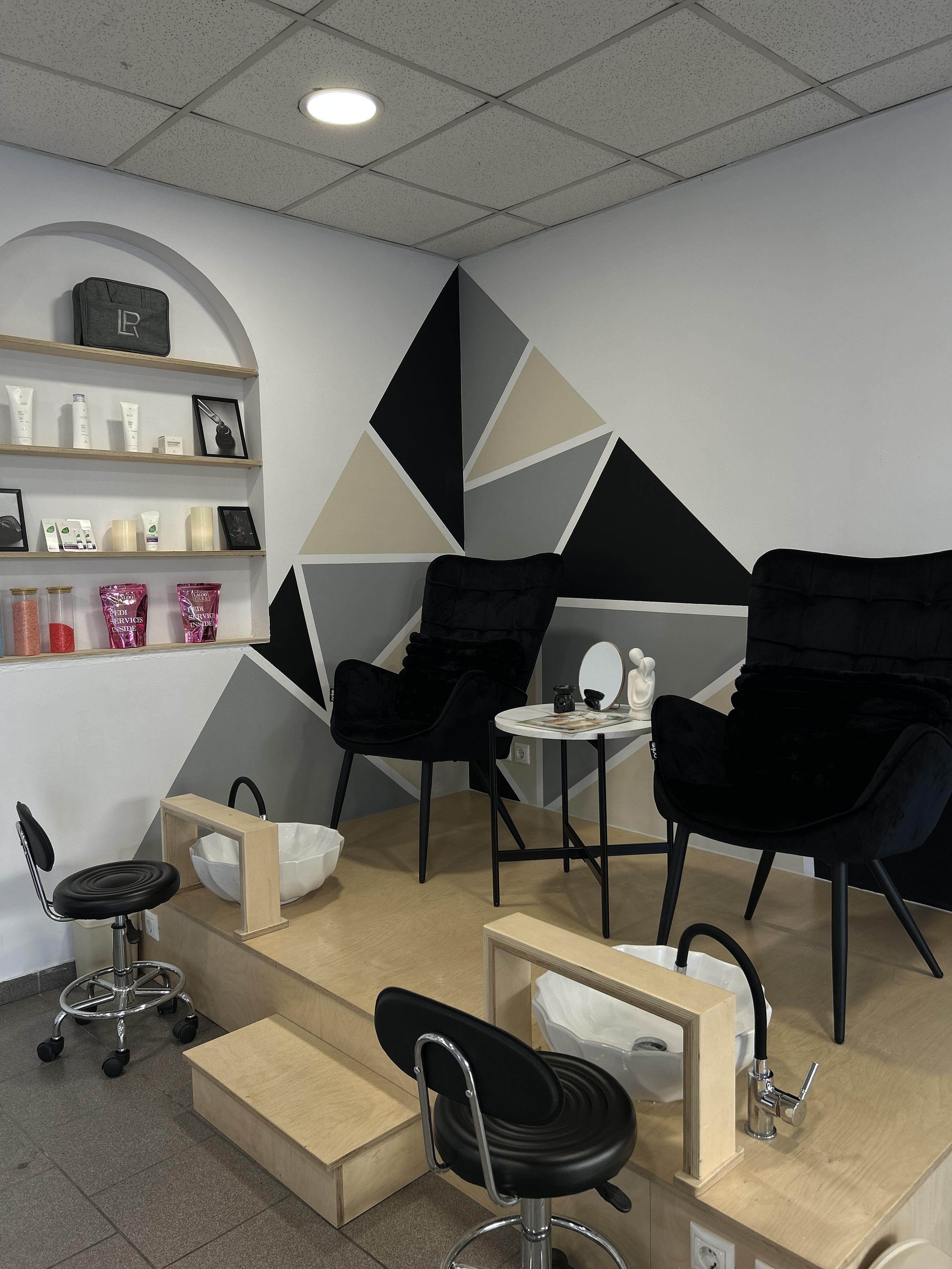 GLAMOROUS NAILS & MORE E. E. - GLAMOROUS NAILS & MORE - Εικόνα 2